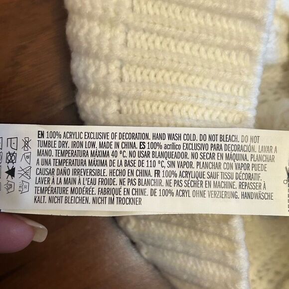 English Factory women's Pastel Dot Embroidered short sleeve sweater top size sma - Picture 6 of 8